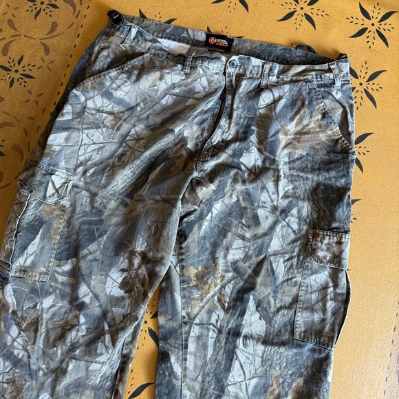 Vintage Camo Cargo Pants Real tree hunting pants - Picture 2 of 5